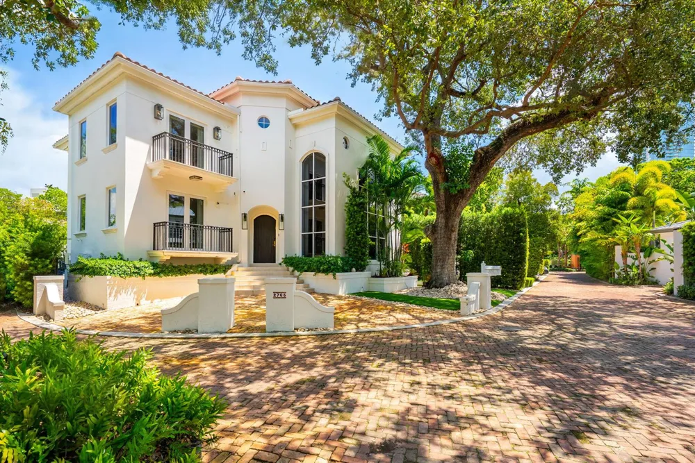 2765 Brickell Court Miami, FL 33129