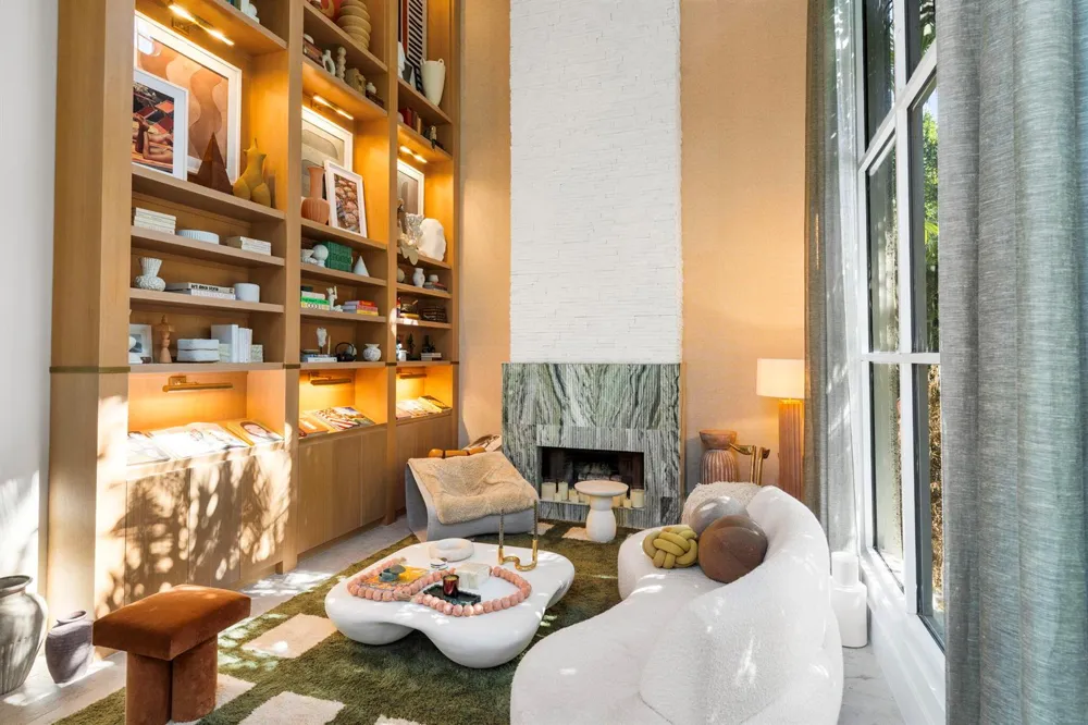 2765 Brickell Court Miami, FL 33129