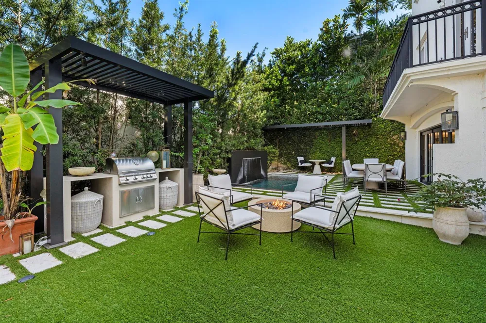 2765 Brickell Court Miami, FL 33129