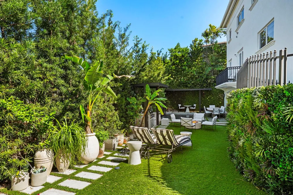2765 Brickell Court Miami, FL 33129