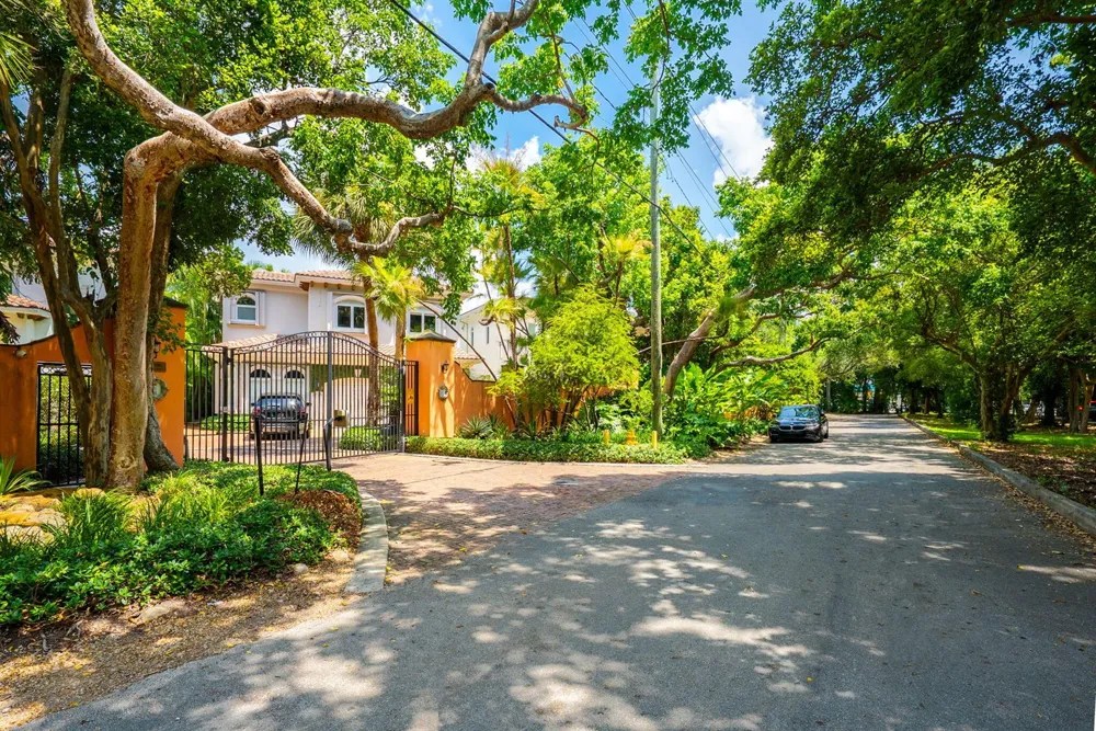 2765 Brickell Court Miami, FL 33129