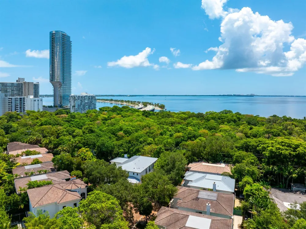 2765 Brickell Court Miami, FL 33129