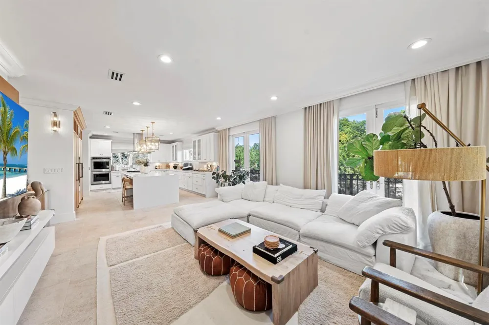 2765 Brickell Court Miami, FL 33129