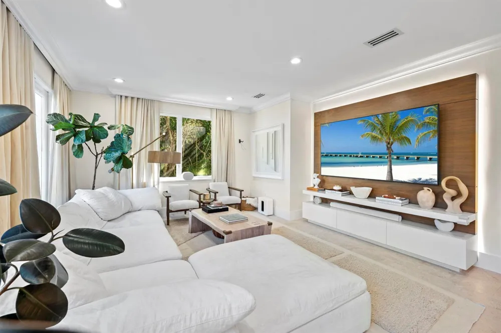 2765 Brickell Court Miami, FL 33129