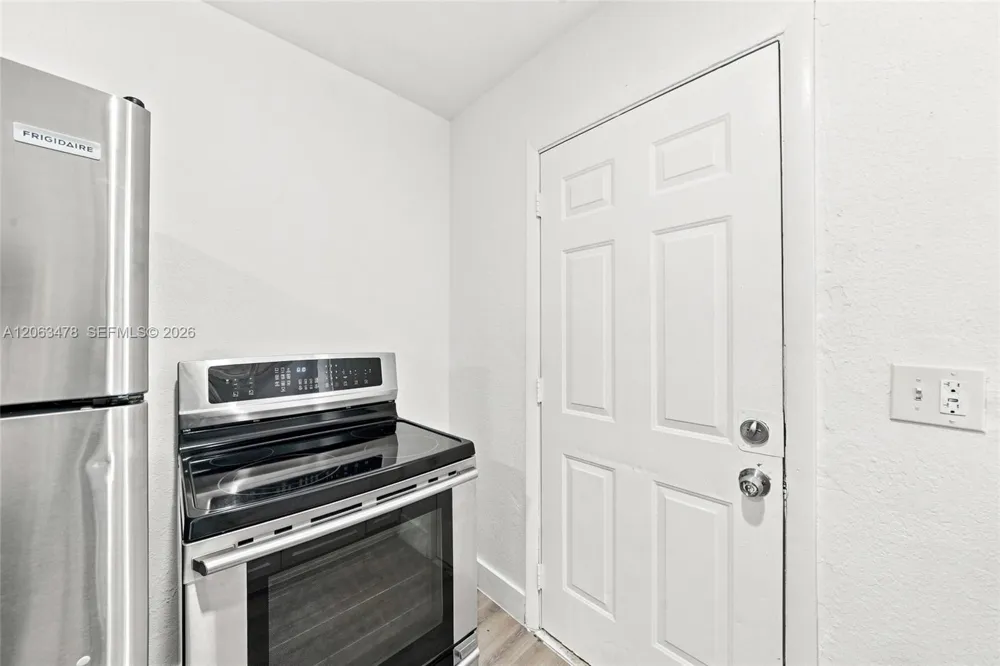 925 NW 69th St #2 Miami, FL 33150