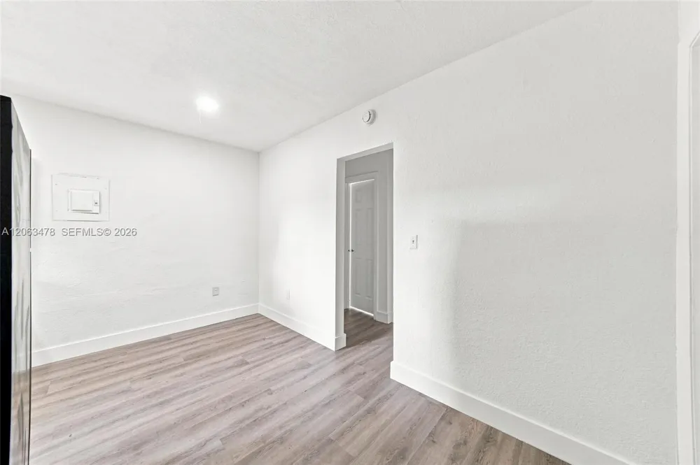 925 NW 69th St #2 Miami, FL 33150
