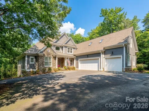 1820 Southpoint Lane