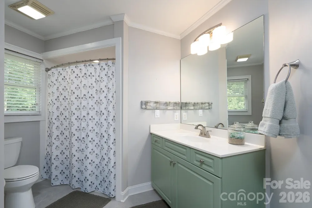 1820 Southpoint Lane New London, NC 28127