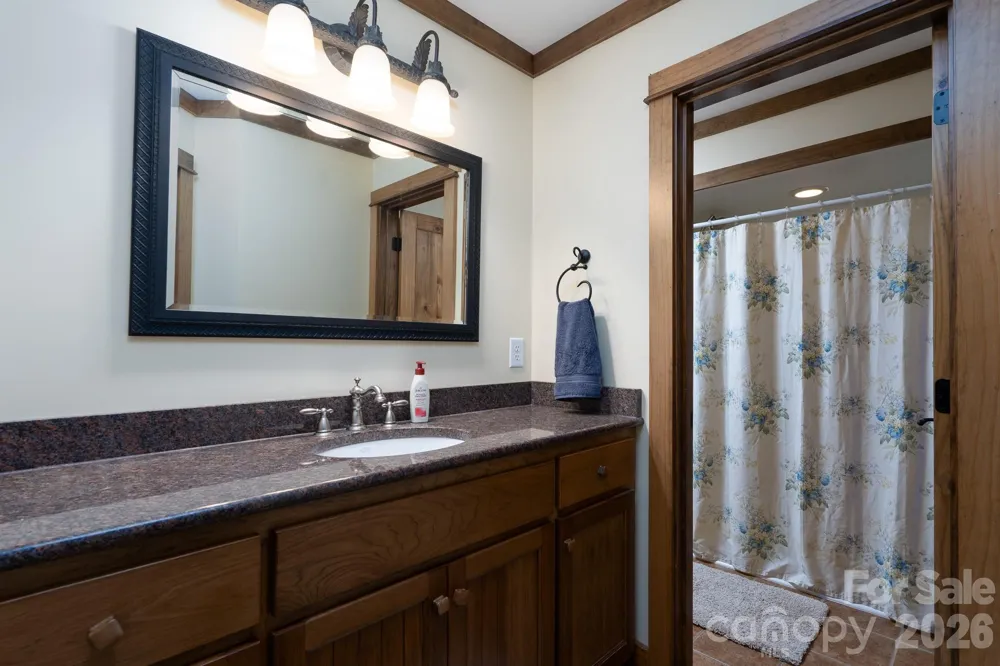 1820 Southpoint Lane New London, NC 28127