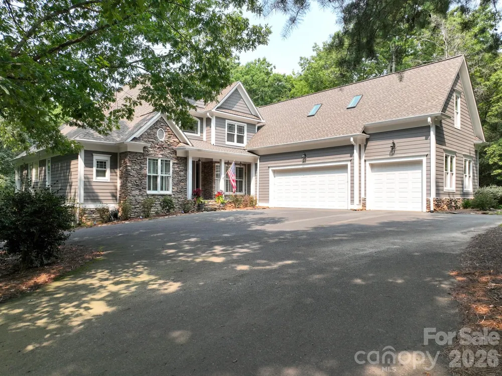 1820 Southpoint Lane New London, NC 28127