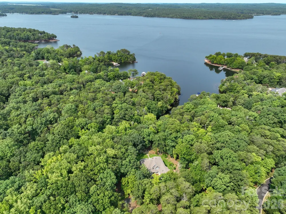 1820 Southpoint Lane New London, NC 28127