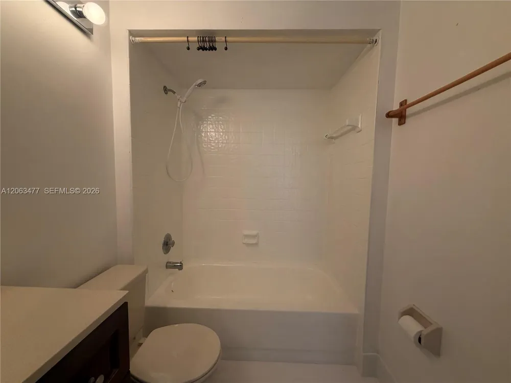 1172 NW 122nd Ter Pembroke Pines, FL 33026