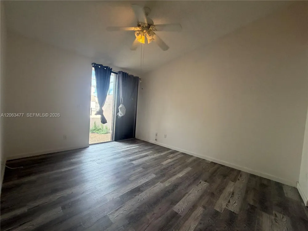 1172 NW 122nd Ter Pembroke Pines, FL 33026