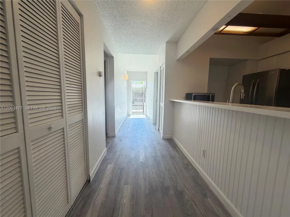 1172 NW 122nd Ter Pembroke Pines, FL 33026