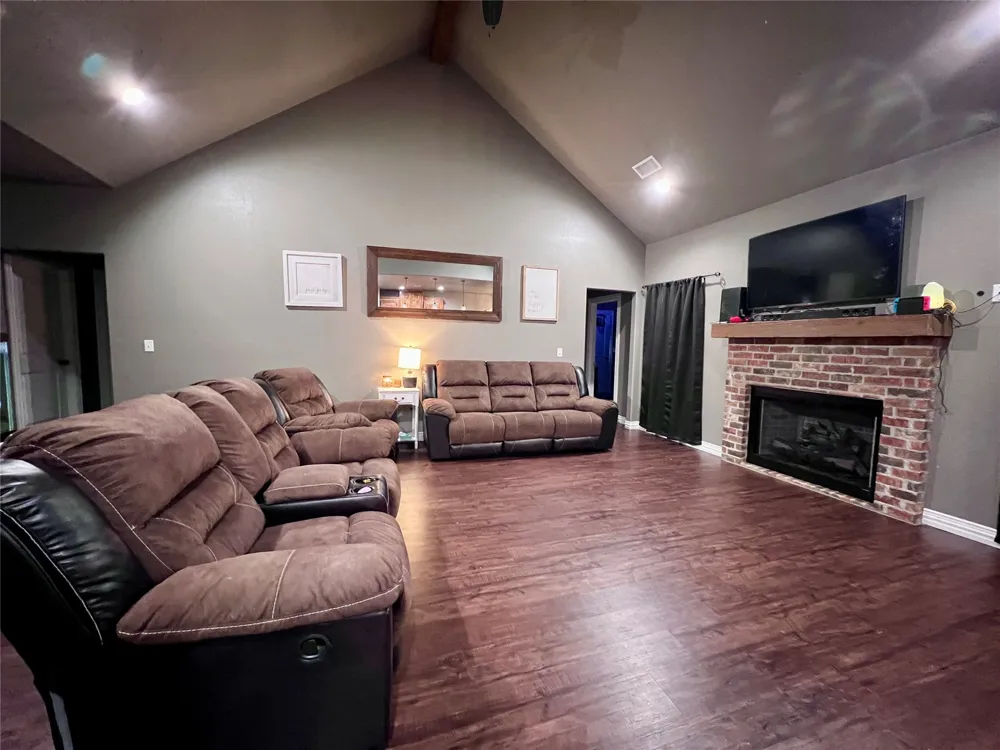 174 Crimson Calera, OK 74730