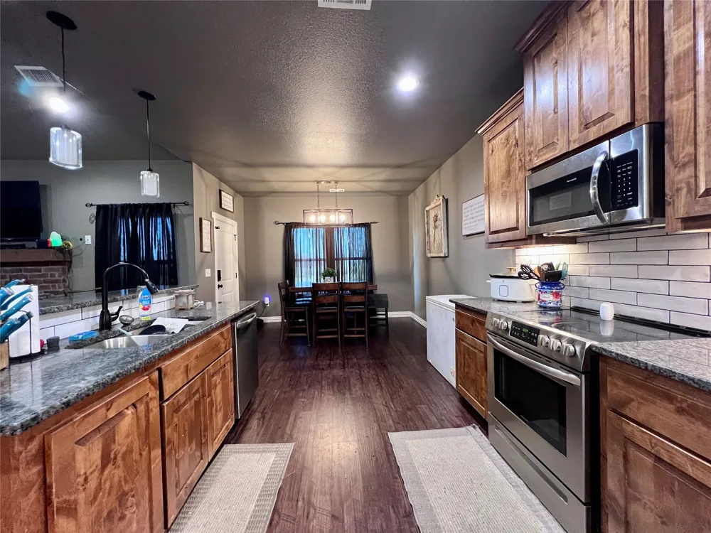 174 Crimson Calera, OK 74730