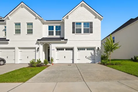 638 Club View Way