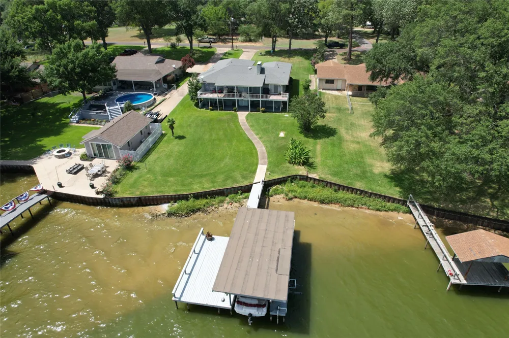 160 Santa Monica Drive Mabank, TX 75156