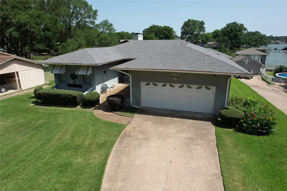 160 Santa Monica Drive Mabank, TX 75156