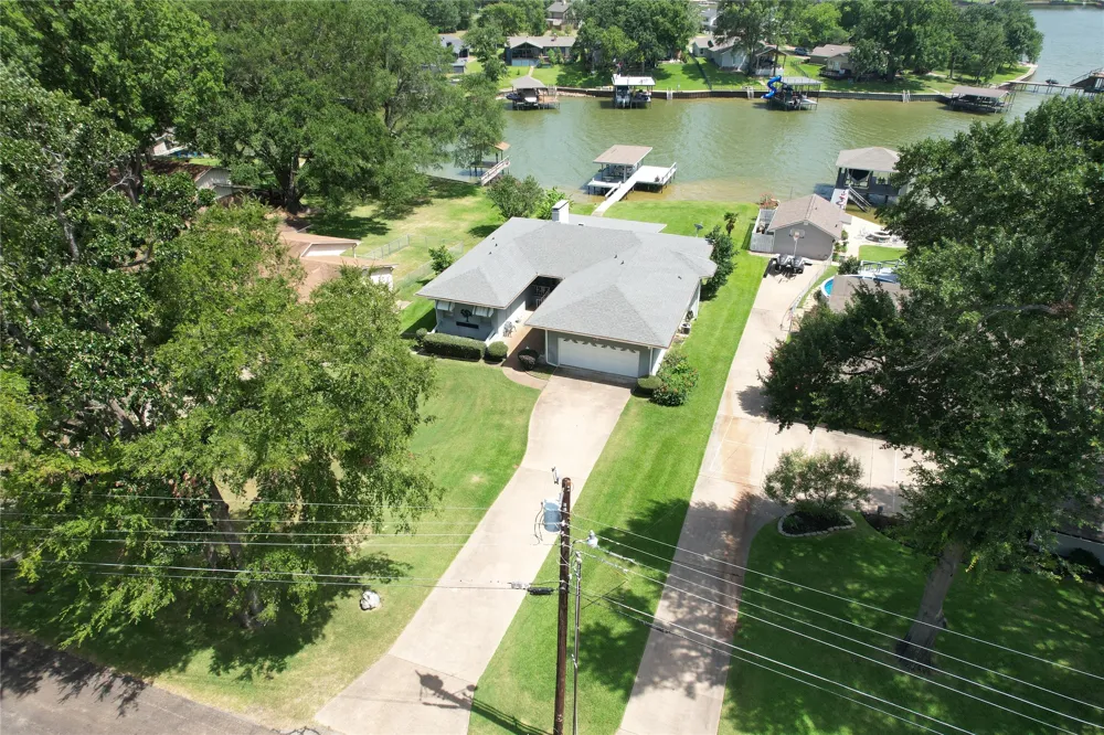 160 Santa Monica Drive Mabank, TX 75156