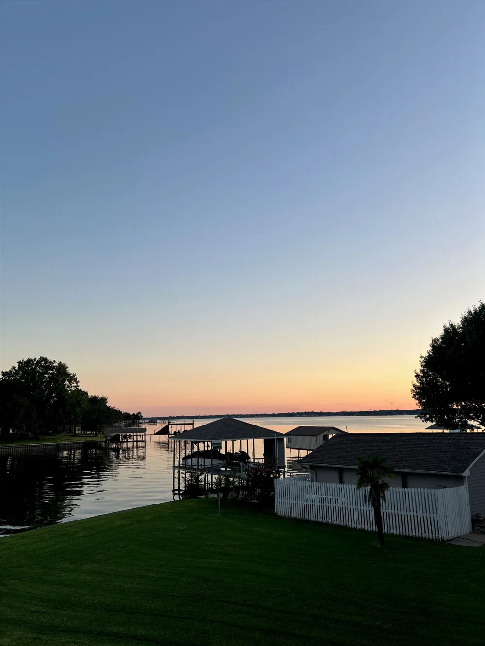 160 Santa Monica Drive Mabank, TX 75156