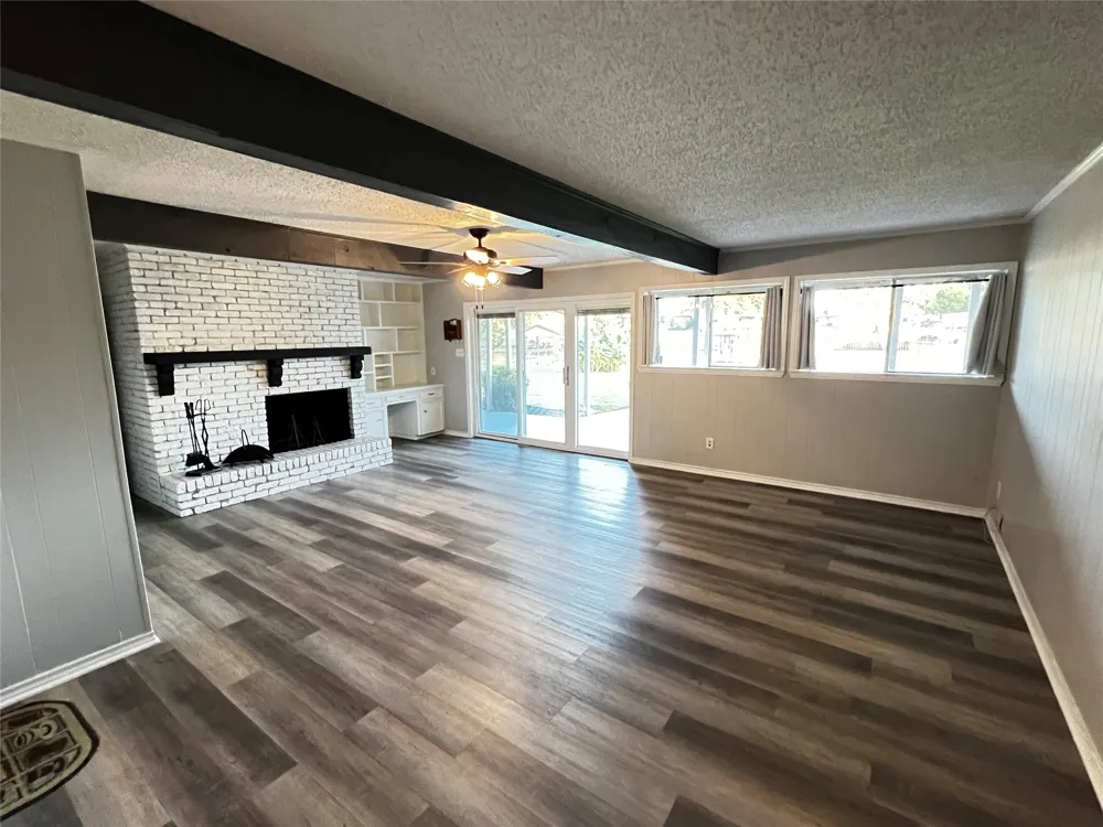 160 Santa Monica Drive Mabank, TX 75156