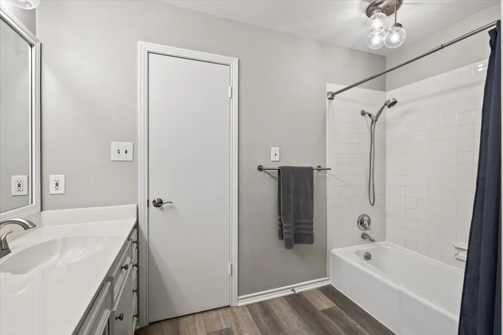 160 Santa Monica Drive Mabank, TX 75156