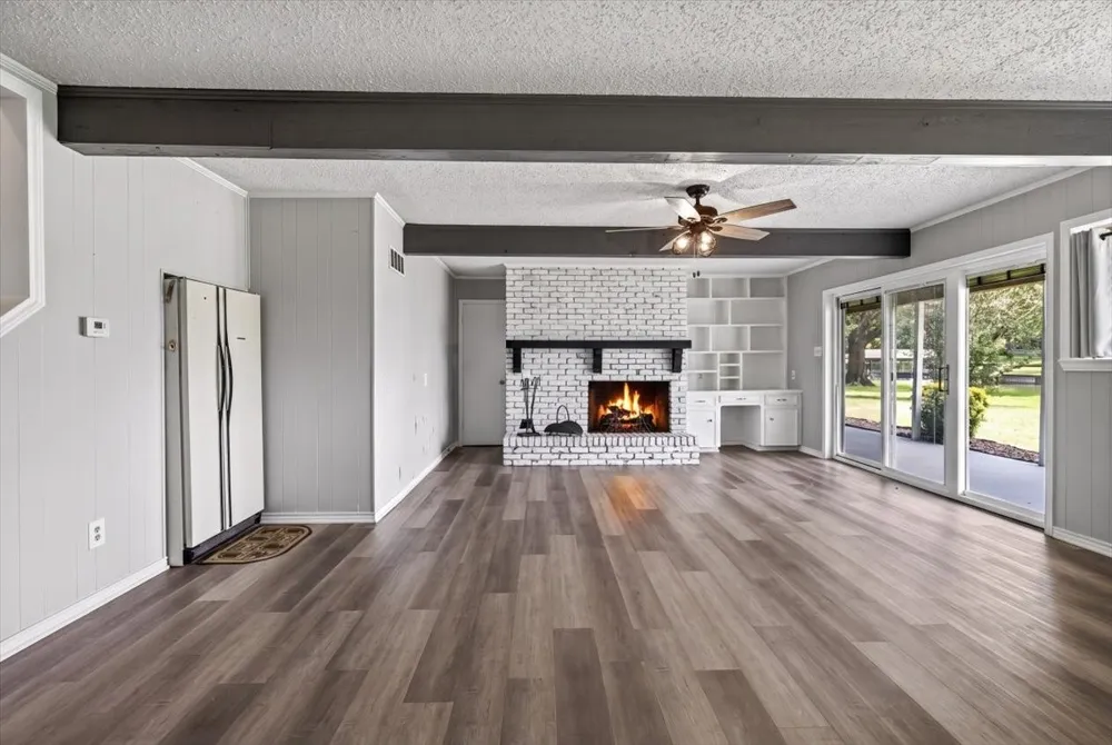160 Santa Monica Drive Mabank, TX 75156