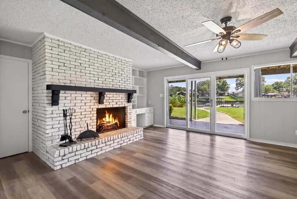 160 Santa Monica Drive Mabank, TX 75156