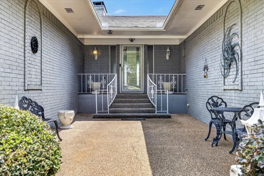 160 Santa Monica Drive Mabank, TX 75156