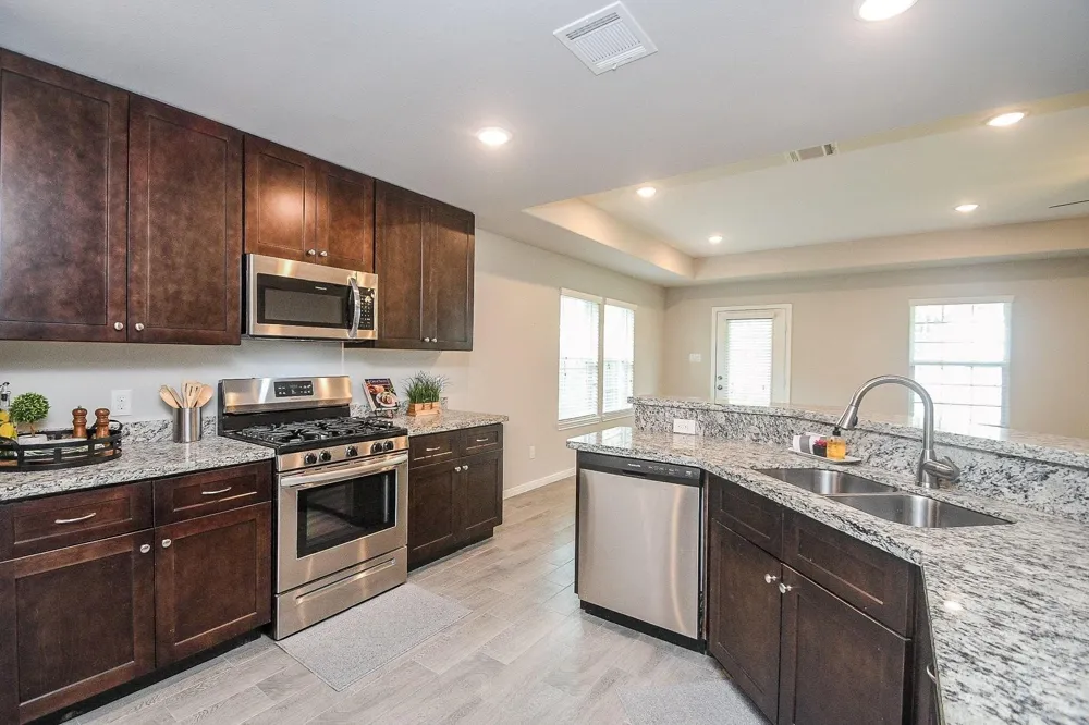 828 S 1st Street La Porte, TX 77571