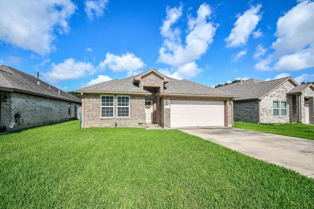 828 S 1st Street La Porte, TX 77571