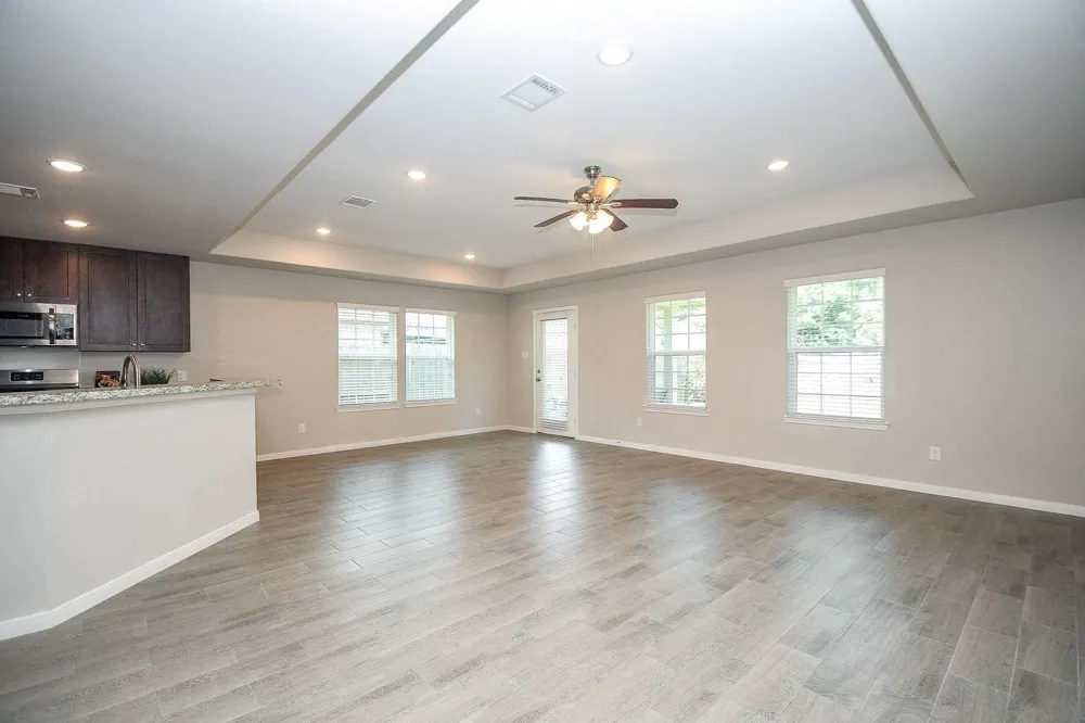 828 S 1st Street La Porte, TX 77571
