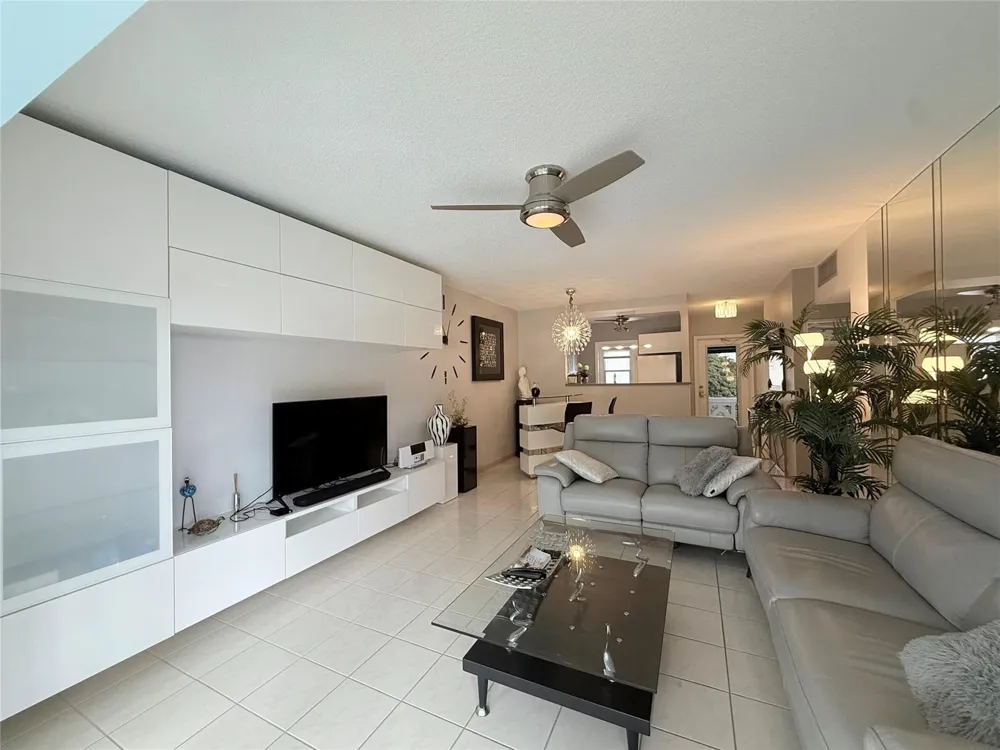 5171 W Oakland Park Boulevard #312 Lauderdale Lakes, FL 33313