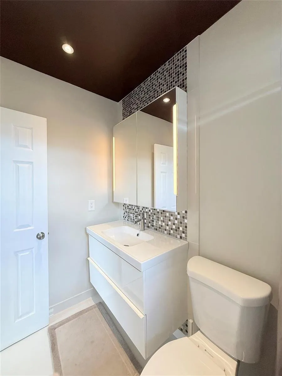5171 W Oakland Park Boulevard #312 Lauderdale Lakes, FL 33313