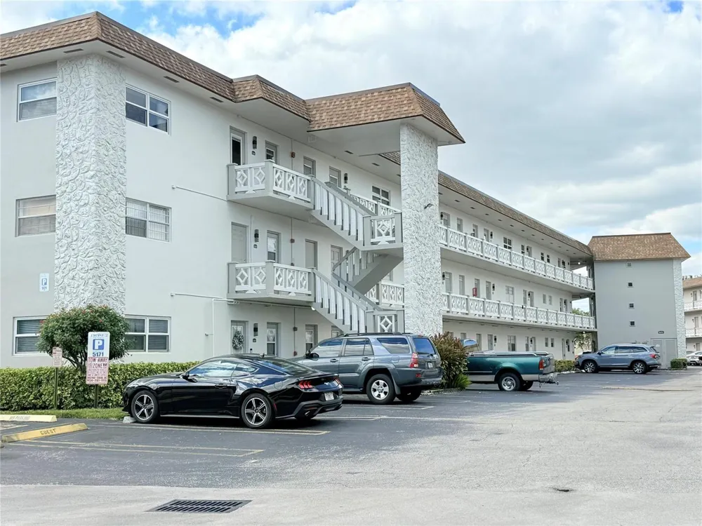 5171 W Oakland Park Boulevard #312 Lauderdale Lakes, FL 33313
