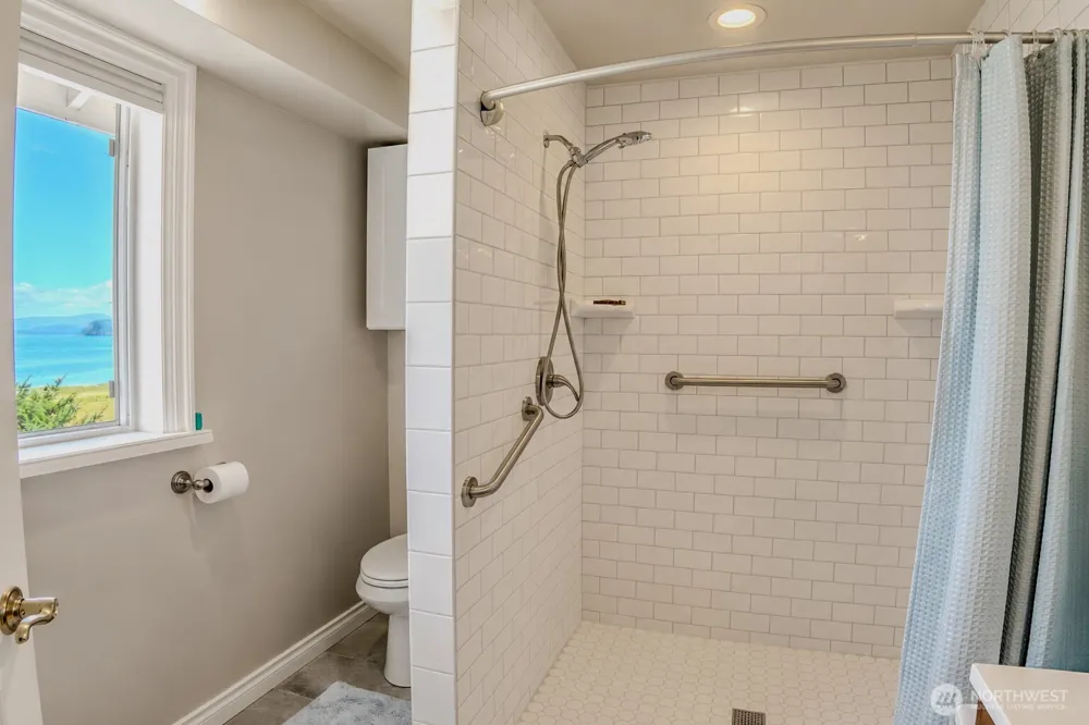 29720 Sandridge Road Ocean Park, WA 98640