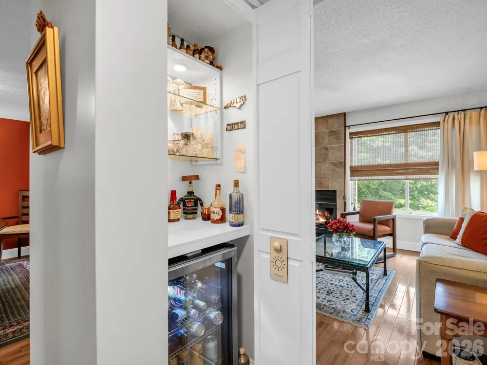 103 Shadowbrook Drive Asheville, NC 28805