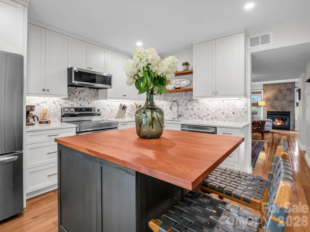 103 Shadowbrook Drive Asheville, NC 28805