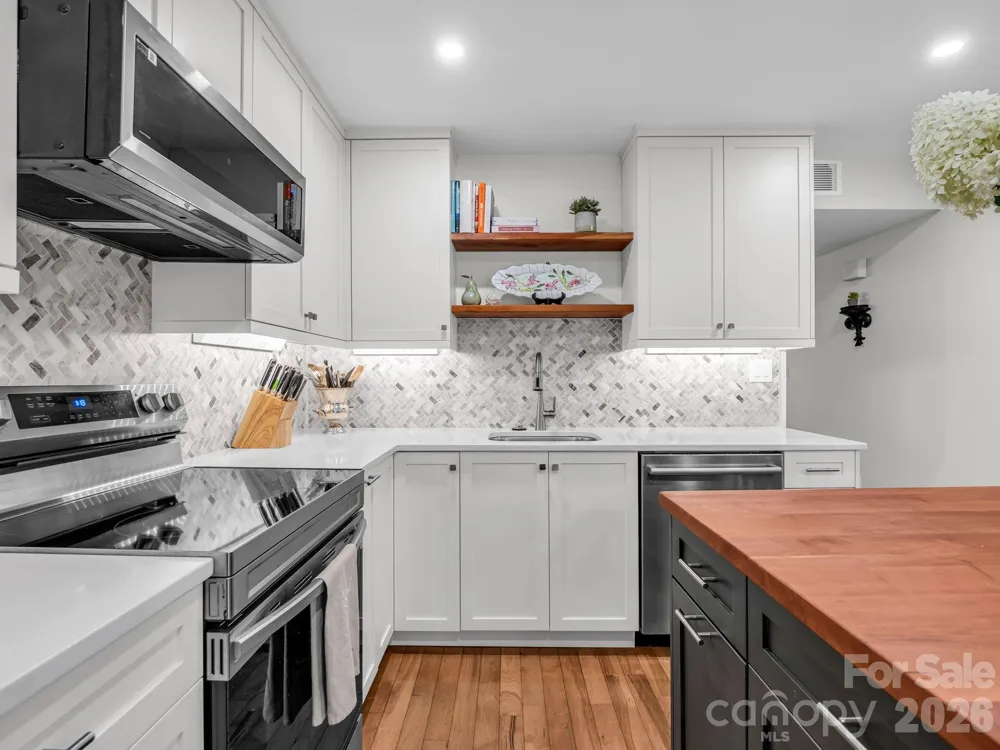 103 Shadowbrook Drive Asheville, NC 28805