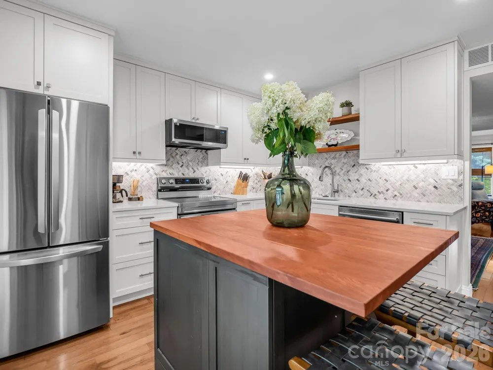 103 Shadowbrook Drive Asheville, NC 28805