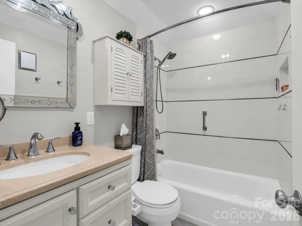 103 Shadowbrook Drive Asheville, NC 28805