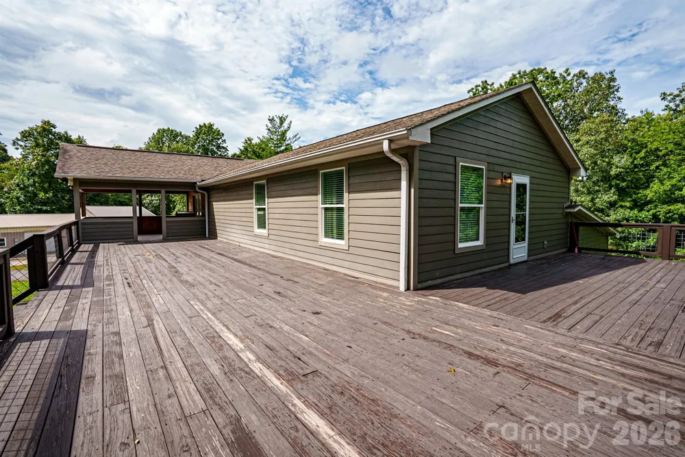 80 Hidden Bluff Lane Horse Shoe, NC 28742