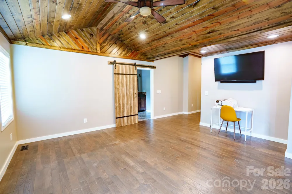 80 Hidden Bluff Lane Horse Shoe, NC 28742
