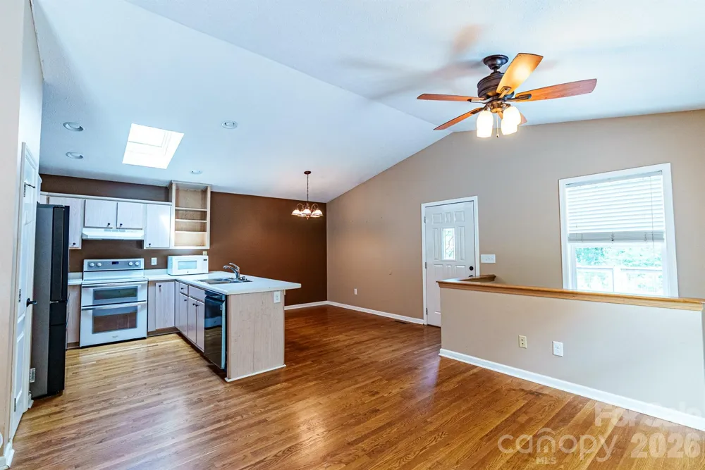 80 Hidden Bluff Lane Horse Shoe, NC 28742