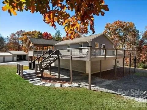 80 Hidden Bluff Lane Horse Shoe, NC 28742