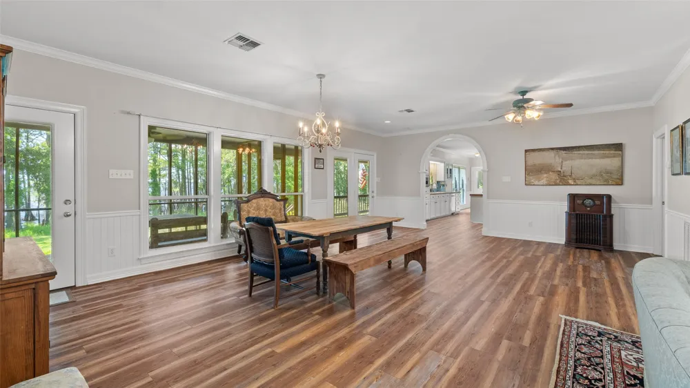 10129 Hudson Road Mooringsport, LA 71060