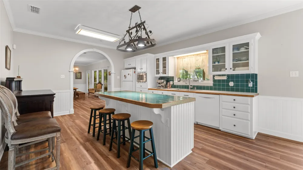 10129 Hudson Road Mooringsport, LA 71060