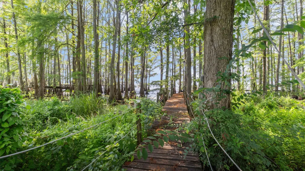 10129 Hudson Road Mooringsport, LA 71060