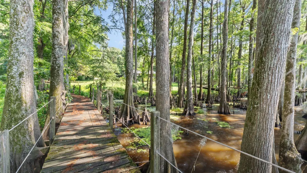 10129 Hudson Road Mooringsport, LA 71060